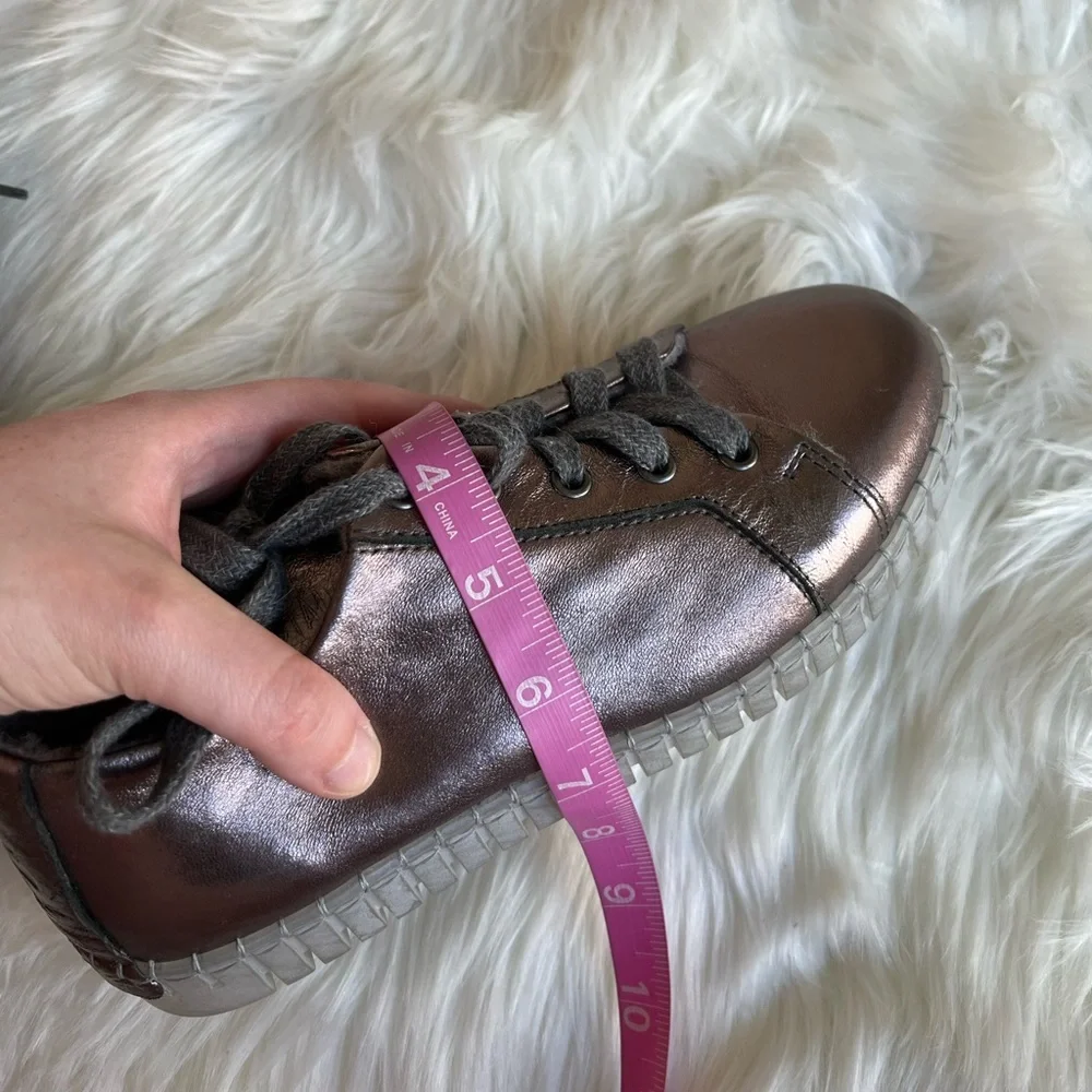 Andia Fora Gregory’s women’s size 36 dark rose metallic fuzzy low top sneakers